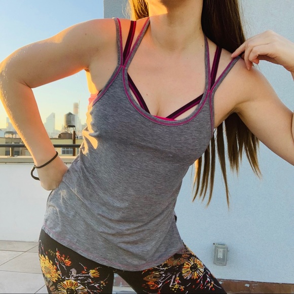 Athleta Build-in Bra Sports Cross Straps Top Kink - Picture 2 of 15